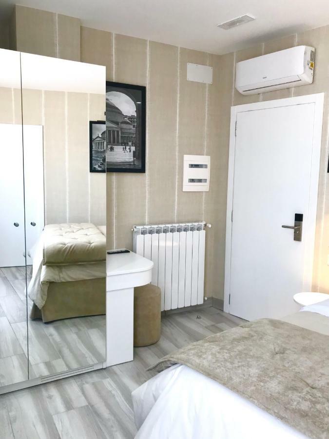 Brakko 45 Hotel Napels Buitenkant foto
