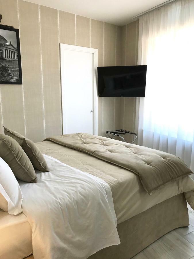 Brakko 45 Hotel Napels Buitenkant foto